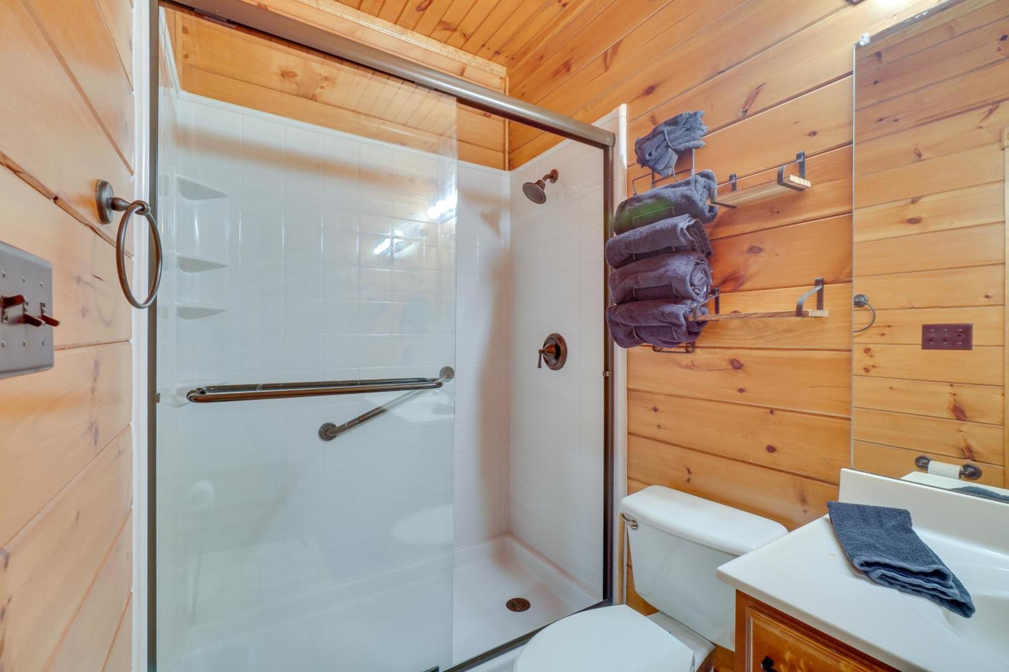 Cabin With Pool Access About 3 Mi To Downtown Gatlinburg Ngoại thất bức ảnh