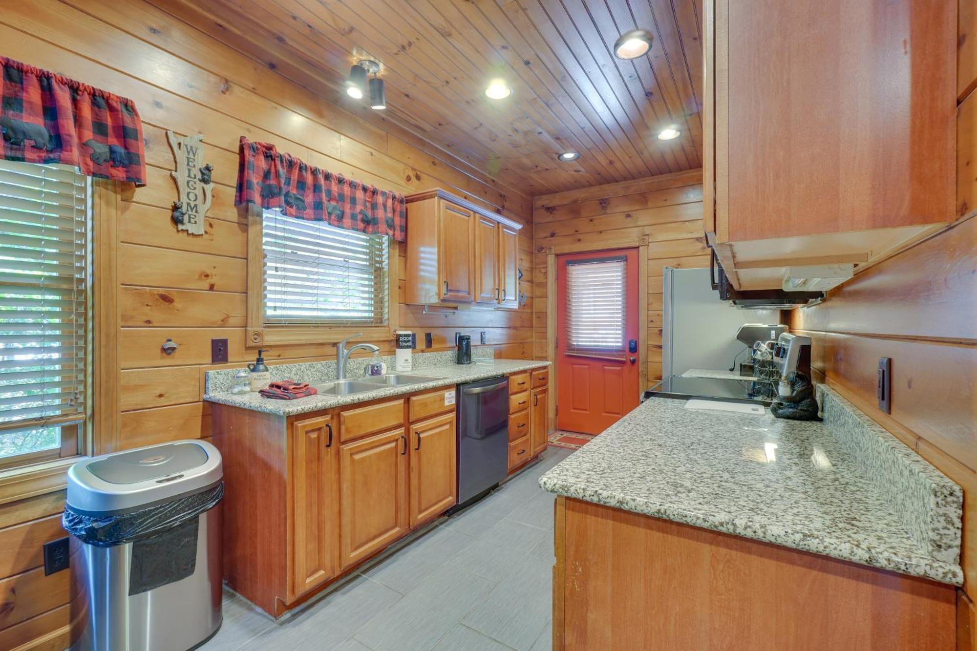 Cabin With Pool Access About 3 Mi To Downtown Gatlinburg Ngoại thất bức ảnh