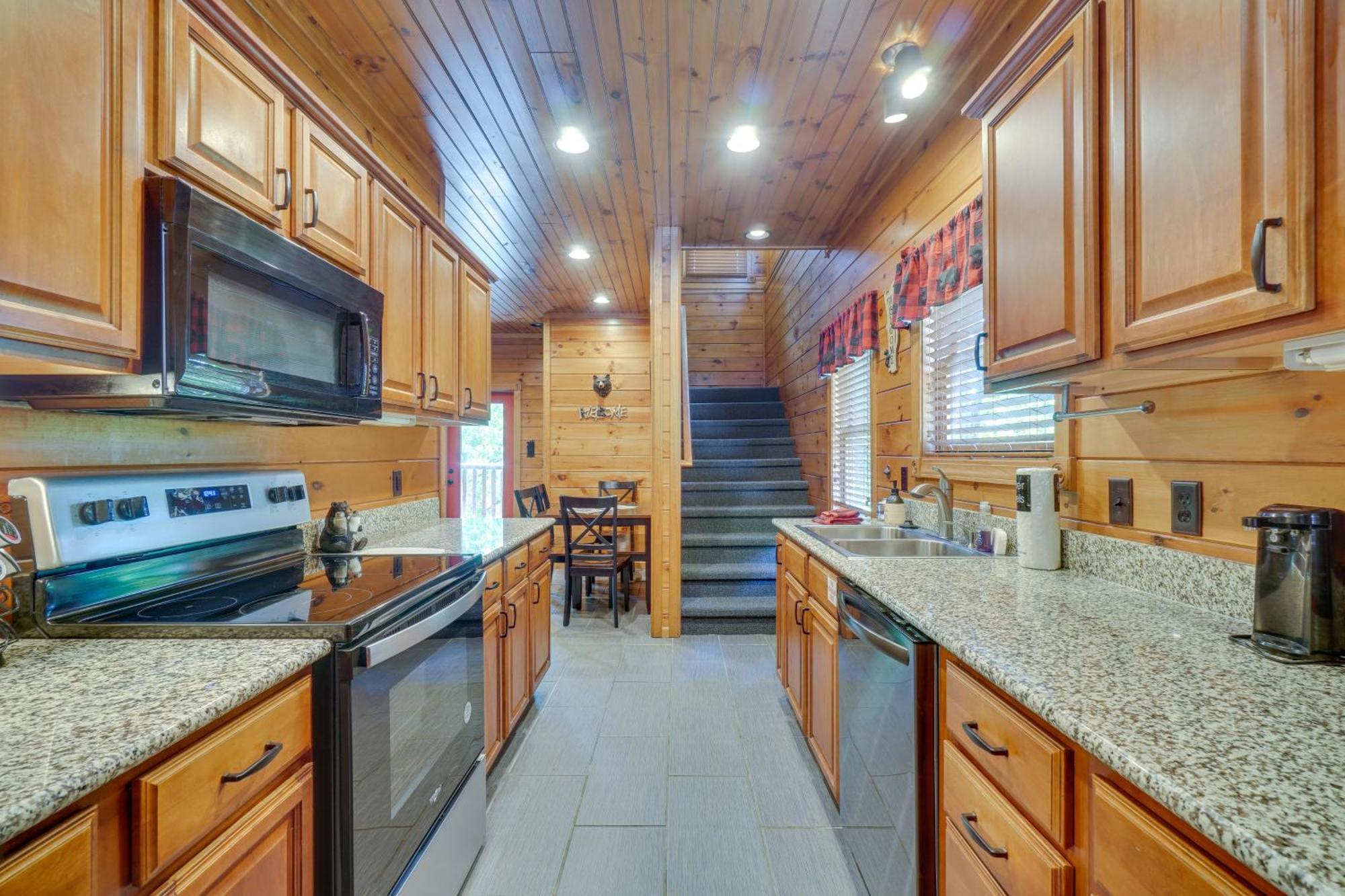 Cabin With Pool Access About 3 Mi To Downtown Gatlinburg Ngoại thất bức ảnh