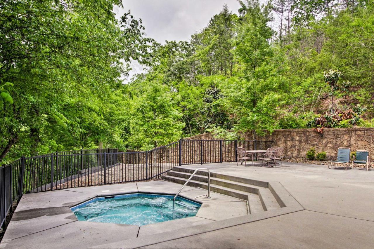 Cabin With Pool Access About 3 Mi To Downtown Gatlinburg Ngoại thất bức ảnh